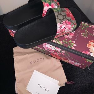 Gucci GG Blooms Supreme Slides